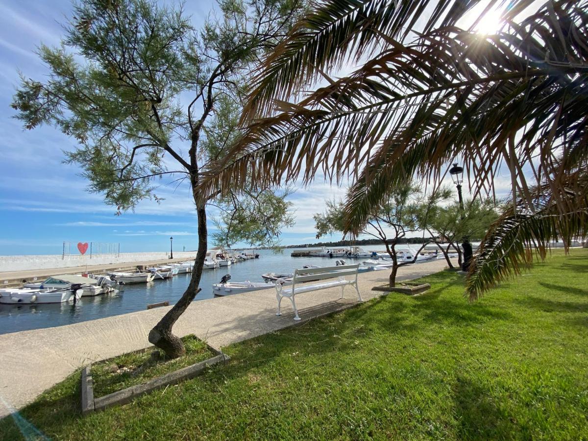 Apartmani Villa Adriatic วีร์ ภายนอก รูปภาพ