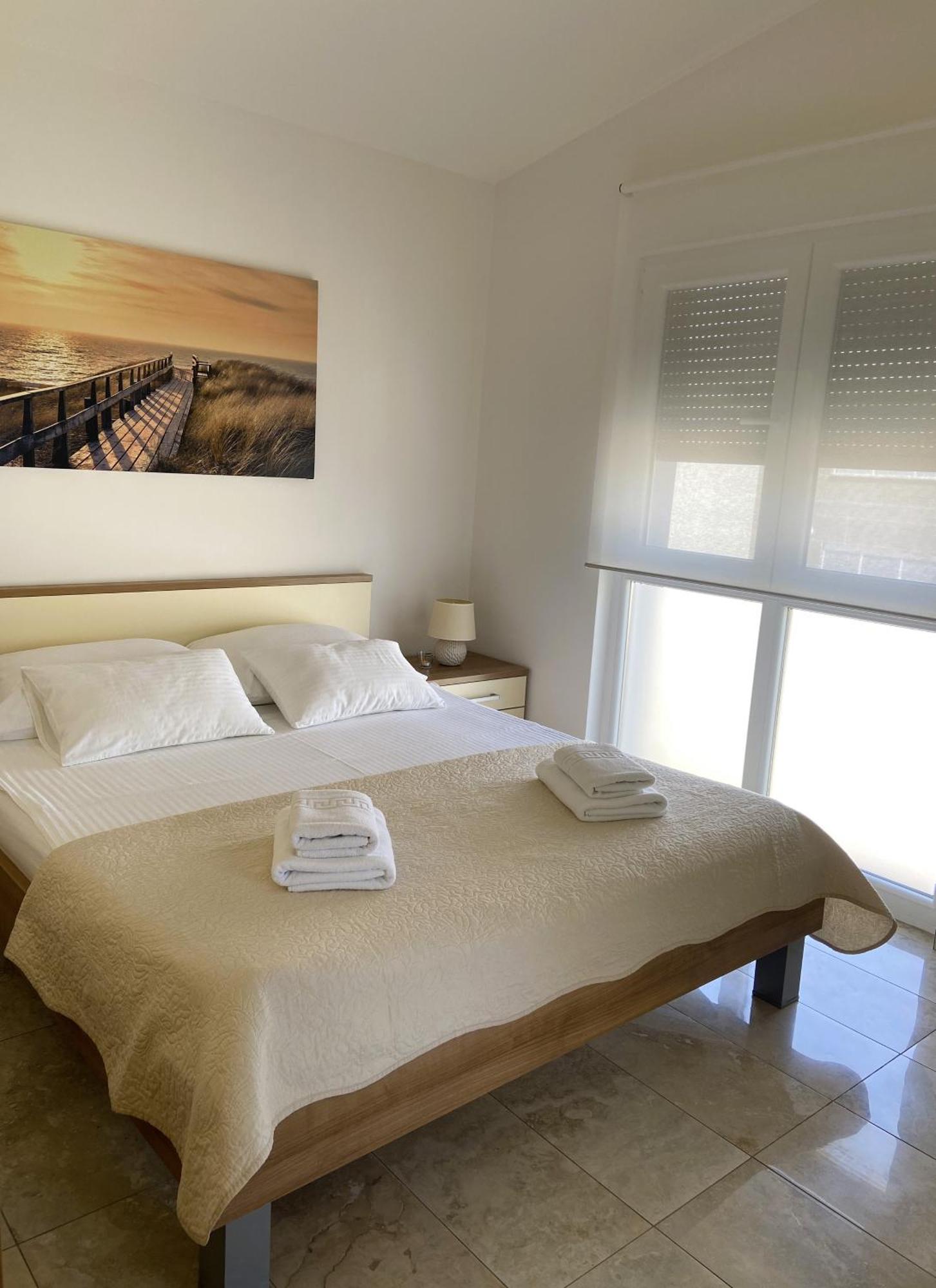 Apartmani Villa Adriatic วีร์ ภายนอก รูปภาพ