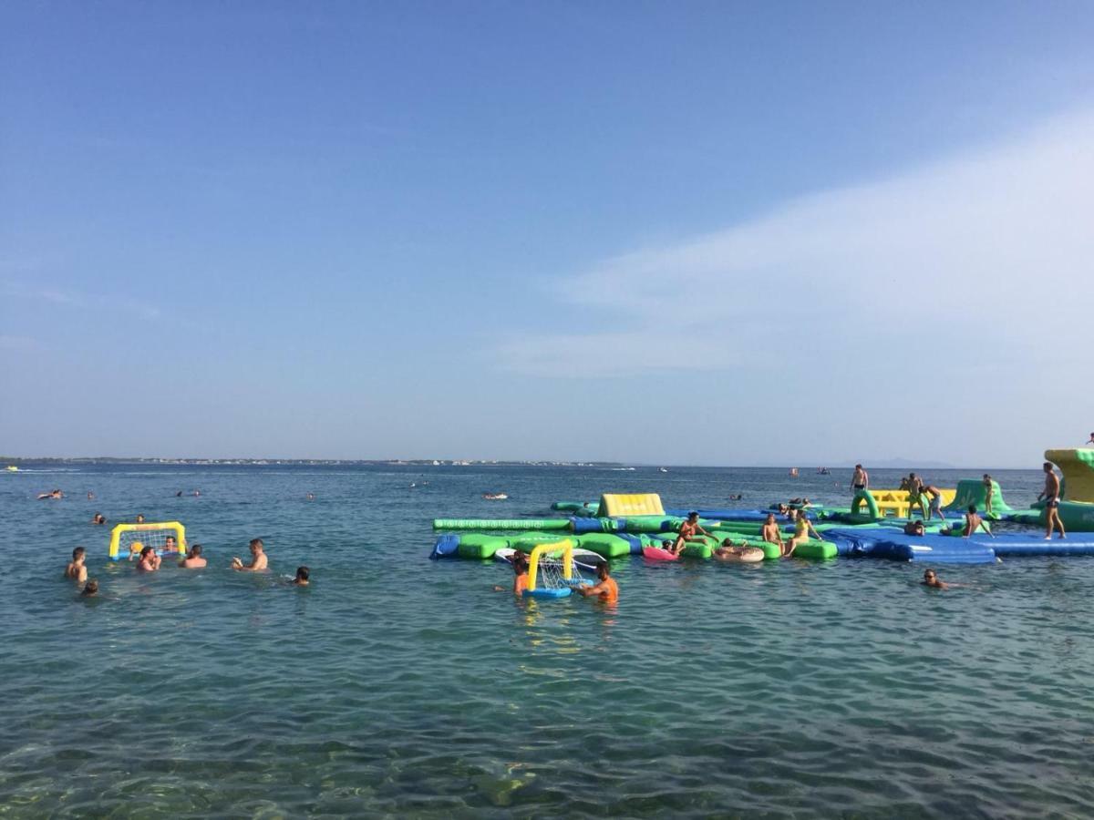 Apartmani Villa Adriatic วีร์ ภายนอก รูปภาพ